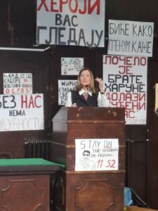 Рајна Драгићевић држи предавање на семинару за професоре српског језика